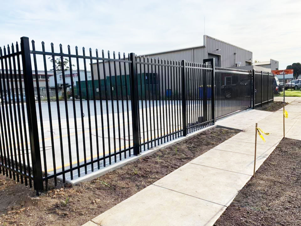 Industrial Factory Fencing Warehouse Fencing And Automatic Gates Melbourne Pinnacle Fencing 6859